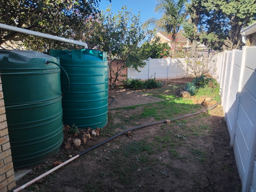 4 Bedroom Property for Sale in Wavecrest Eastern Cape